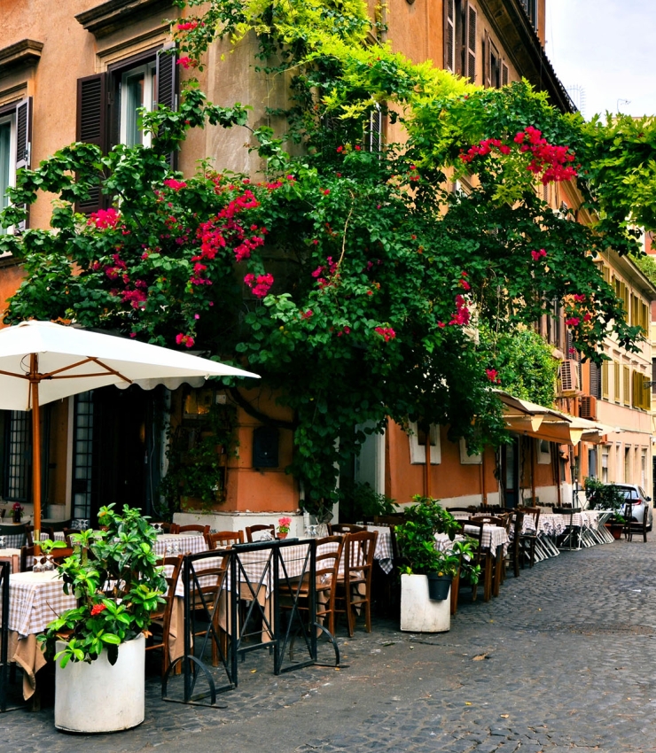 outdoor restaurant in rome