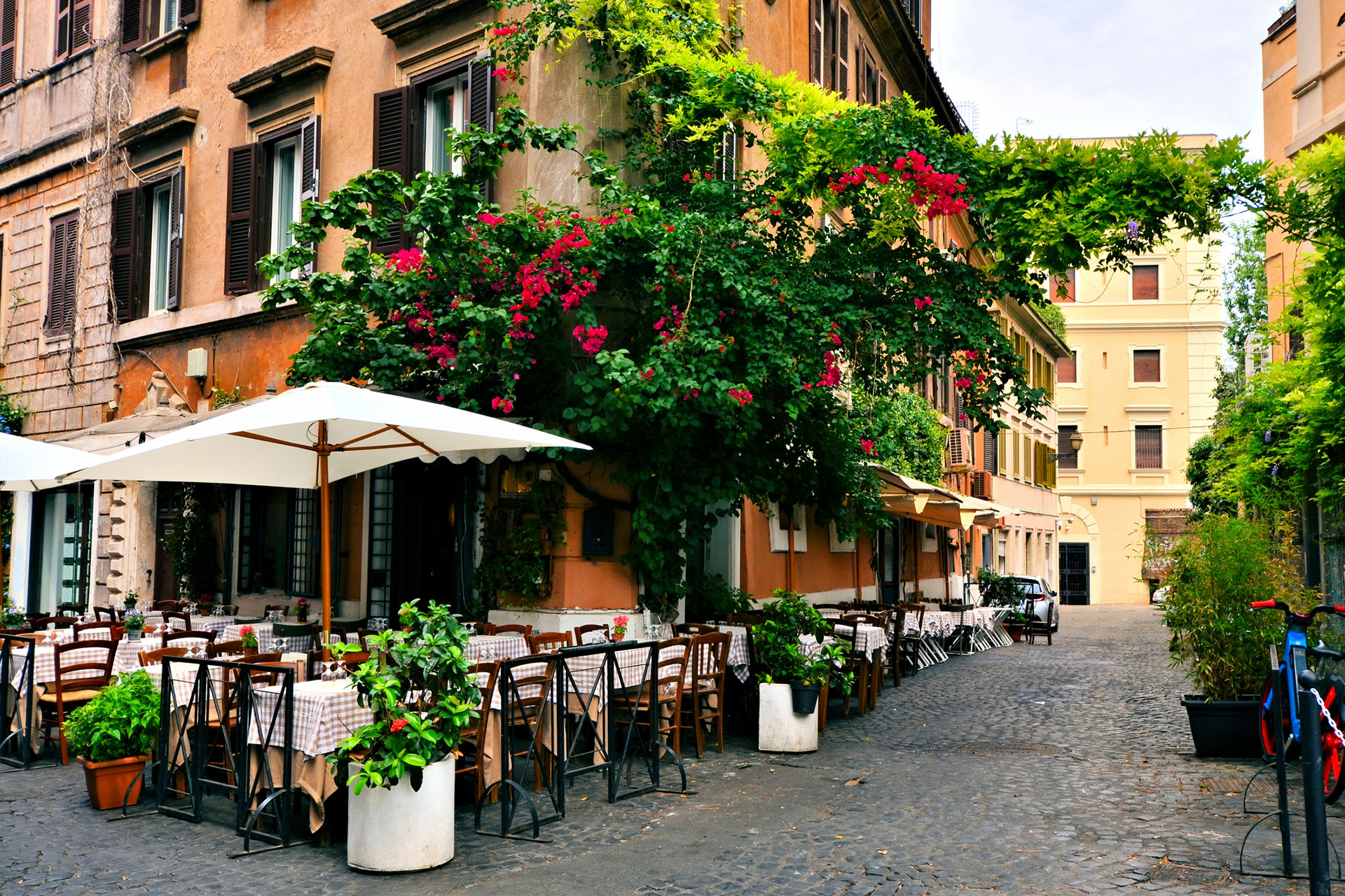 outdoor restaurant in rome